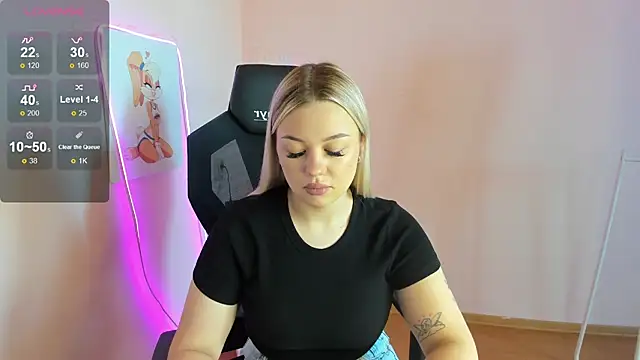 Snapshot of AmeliePeach chatting on August 1, 8:35 am AmeliePeach online show from August 1, 8:35 am