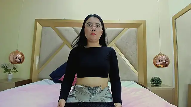 Snapshot of ChloeAshdord chatting on April 8, 1:11 pm ChloeAshdord online show from April 8, 1:11 pm