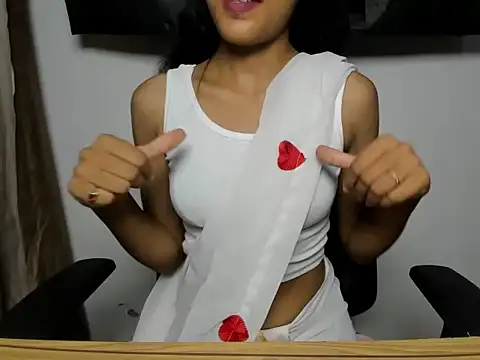 Snapshot of Shanaya_xo chatting on June 21, 5:26 pm Shanaya xo online show from June 21, 5:26 pm