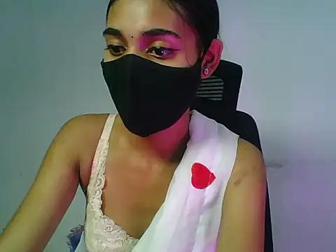 Snapshot of Shanaya_xo chatting on July 17, 6:24 pm Shanaya xo online show from July 17, 6:24 pm
