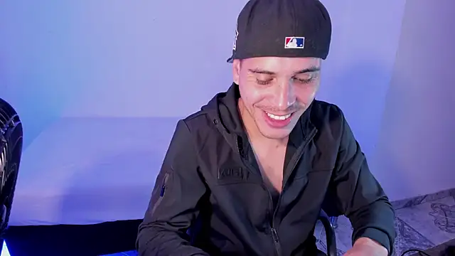 Axel  fierro online show from April 26, 8:17 pm