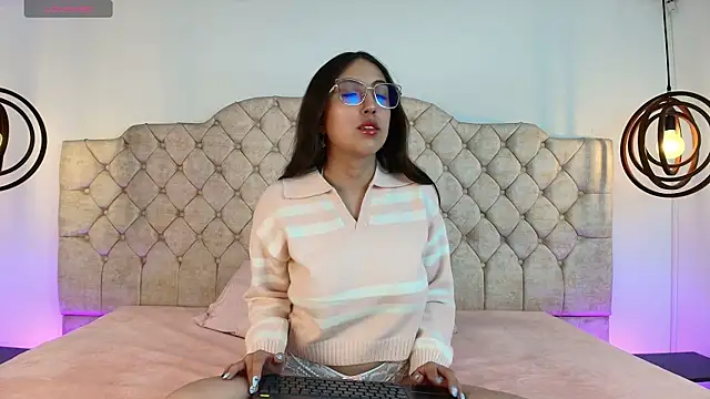 sweetlyundone online show from May 6, 7:41 pm