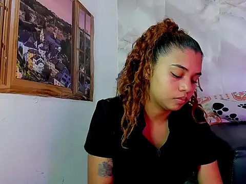 EllyBloom online show from April 19, 1:43 pm