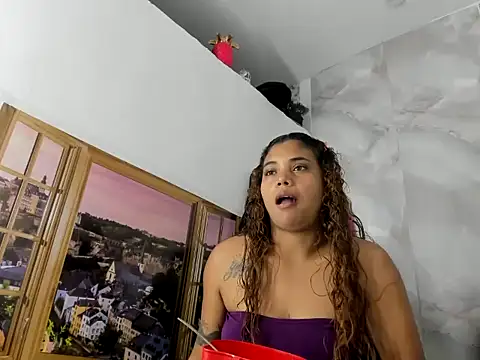 EllyBloom online show from May 7, 1:38 pm