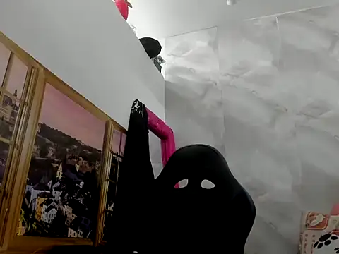 EllyBloom online show from May 12, 1:41 pm