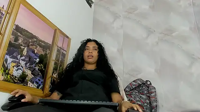 Snapshot of EllyBloom chatting on June 22, 1:08 pm EllyBloom online show from June 22, 1:08 pm