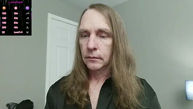 Snapshot of Magnus_Luv chatting on July 4, 1:12 am Magnus Luv online show from July 4, 1:12 am