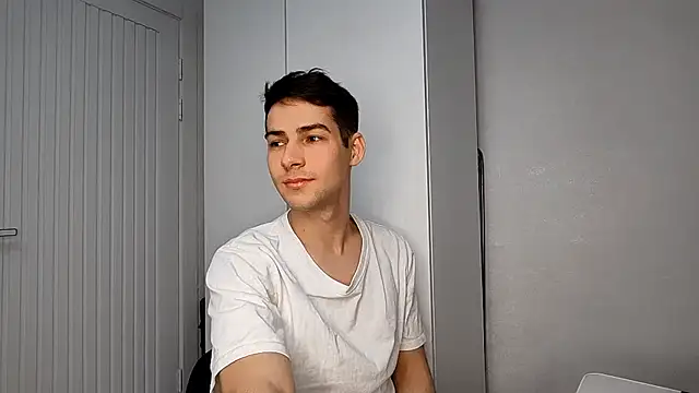 Snapshot of JhnNovaX chatting on April 5, 11:24 pm JhnNovaX online show from April 5, 11:24 pm