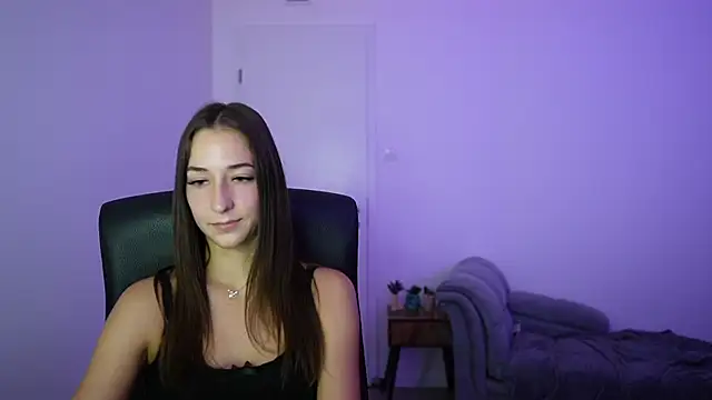 Crystalbrunette18 online show from June 27, 6:24 pm