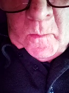 Snapshot of lickboy40 chatting on May 11, 4:37 pm lickboy40 online show from May 11, 4:37 pm