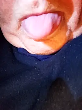 Snapshot of lickboy40 chatting on May 13, 9:00 pm lickboy40 online show from May 13, 9:00 pm