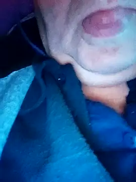 Snapshot of lickboy40 chatting on May 18, 5:19 pm lickboy40 online show from May 18, 5:19 pm