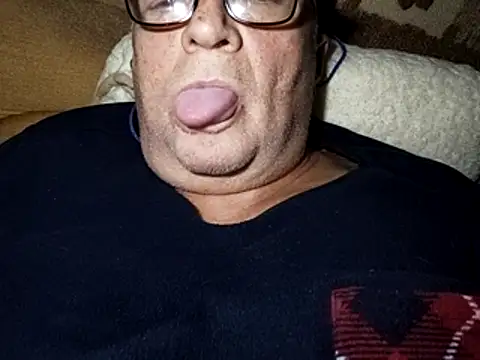 Snapshot of lickboy40 chatting on June 1, 12:12 am lickboy40 online show from June 1, 12:12 am