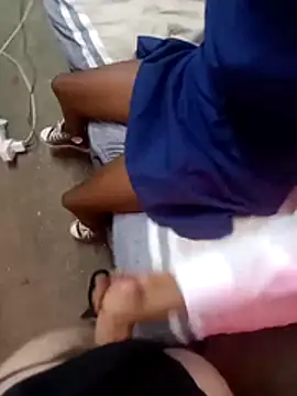 Snapshot of videos-studio chatting on April 5, 2:03 pm videos-studio online show from April 5, 2:03 pm