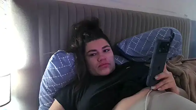 miss preggie online show from May 1, 5:06 pm