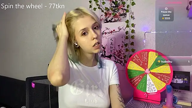Snapshot of LunaBless chatting on May 21, 10:06 pm LunaBless online show from May 21, 10:06 pm