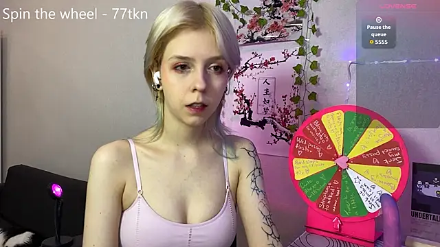 Snapshot of LunaBless chatting on May 24, 9:31 pm LunaBless online show from May 24, 9:31 pm