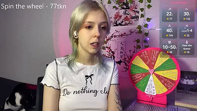 Snapshot of LunaBless chatting on May 30, 9:34 pm LunaBless online show from May 30, 9:34 pm