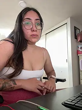 vampiralatina online show from May 25, 5:41 pm