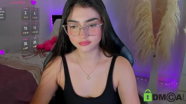 esmeralda le online show from July 29, 10:30 pm
