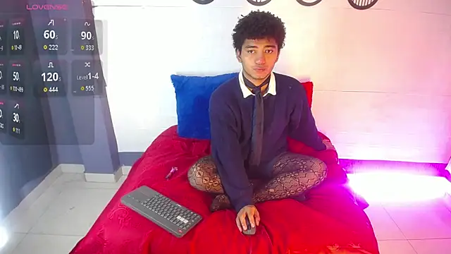 felipecams online show from May 11, 12:49 am