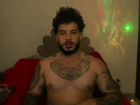 Snapshot of sinnei__ chatting on April 6, 2:31 am sinnei online show from April 6, 2:31 am