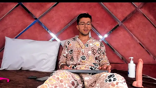 RodrigoColby2 online show from June 8, 2:34 am