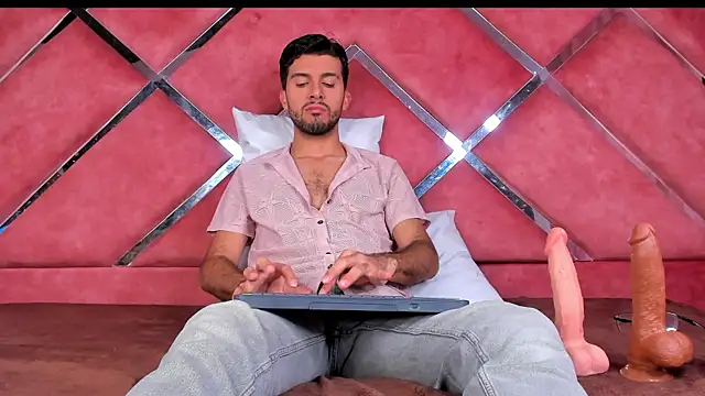 RodrigoColby2 online show from June 26, 4:06 am
