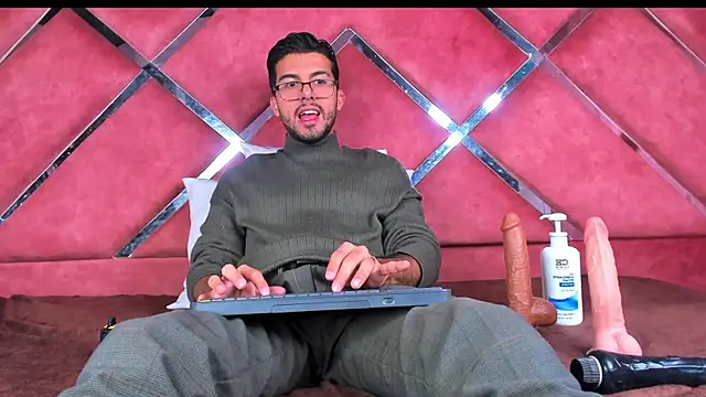 RodrigoColby2 online show from June 27, 2:38 am