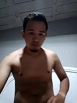 Snapshot of Caile_2 chatting on April 6, 3:48 am Caile 2 online show from April 6, 3:48 am