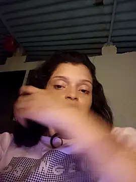 Snapshot of moni_dulcesita chatting on April 7, 7:20 am moni dulcesita online show from April 7, 7:20 am