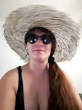 Maggie38 online show from July 18, 4:00 pm