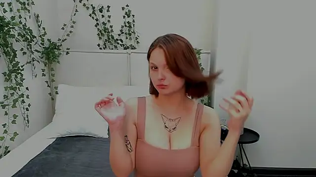 Snapshot of Charlotte_Stee chatting on June 25, 2:00 am Charlotte Stee online show from June 25, 2:00 am
