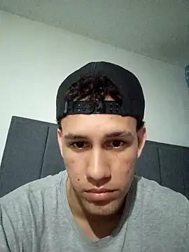 Snapshot of Gerardomendoza17 chatting on April 6, 10:38 am Gerardomendoza17 online show from April 6, 10:38 am