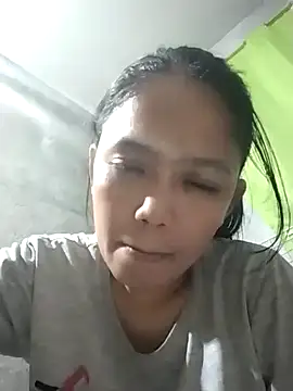 Snapshot of kisses28 chatting on April 6, 12:50 pm kisses28 online show from April 6, 12:50 pm