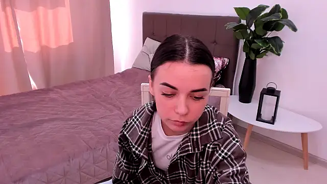 Snapshot of Little_Ami_ chatting on April 15, 1:29 pm Little Ami online show from April 15, 1:29 pm