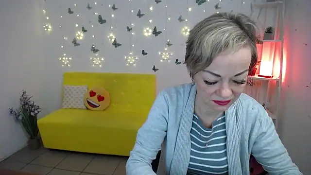 NikaMayu online show from May 7, 5:24 am