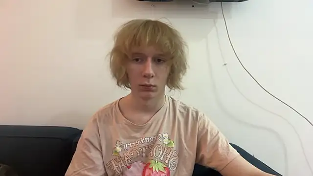 Snapshot of fawnsaint chatting on July 8, 8:24 pm fawnsaint online show from July 8, 8:24 pm