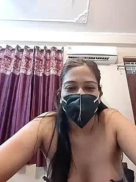 Snapshot of Aliyaa_bhat chatting on May 2, 12:43 pm Aliyaa bhat online show from May 2, 12:43 pm