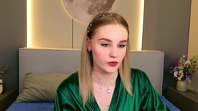 Snapshot of Molly_Voses chatting on June 23, 8:51 pm Molly Voses online show from June 23, 8:51 pm
