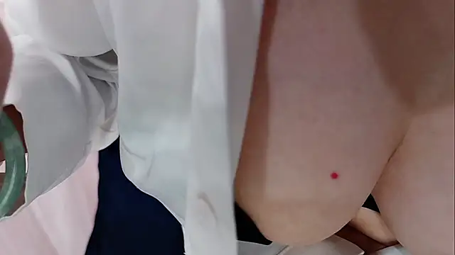 minami-yuiyui online show from April 23, 1:29 am