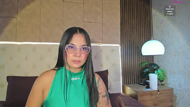 Snapshot of Amelia_Rossetti chatting on June 20, 10:51 am Amelia Rossetti online show from June 20, 10:51 am