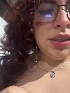 DirtyMerida online show from April 27, 12:30 am