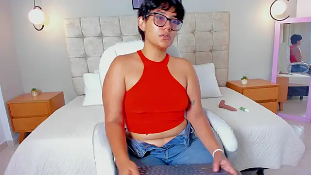 roxy sweet18 online show from April 7, 8:53 pm