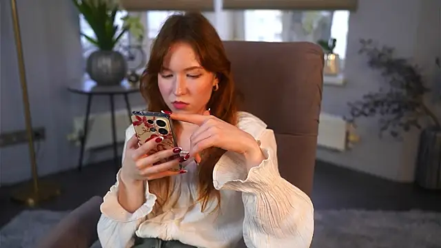 Snapshot of AvisKaplin chatting on April 7, 1:11 pm AvisKaplin online show from April 7, 1:11 pm