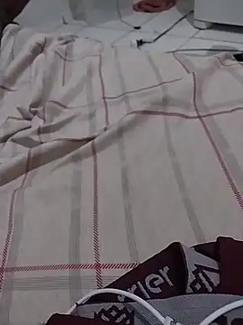 HighlandPiece92 online show from April 6, 11:05 pm