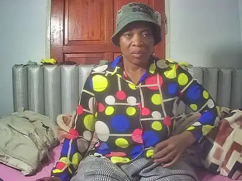 Snapshot of JoyceQueen7 chatting on April 6, 9:05 pm JoyceQueen7 online show from April 6, 9:05 pm