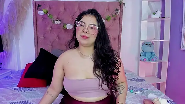 ROSELEI  online show from May 3, 9:15 am