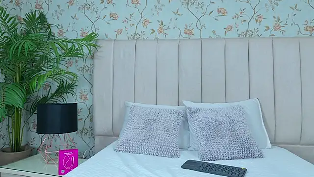 VegaSara online show from May 9, 6:13 pm