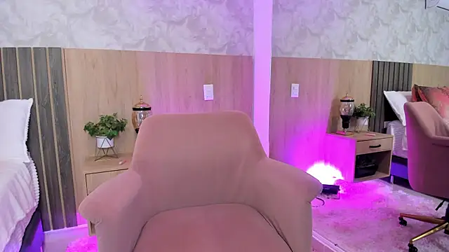 LiriaSweetie online show from May 9, 11:37 am
